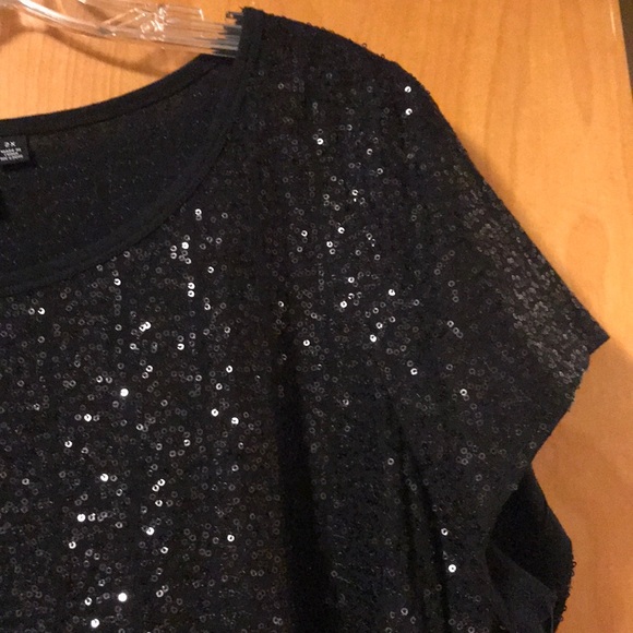 BNWT black sequin top - Picture 4 of 4